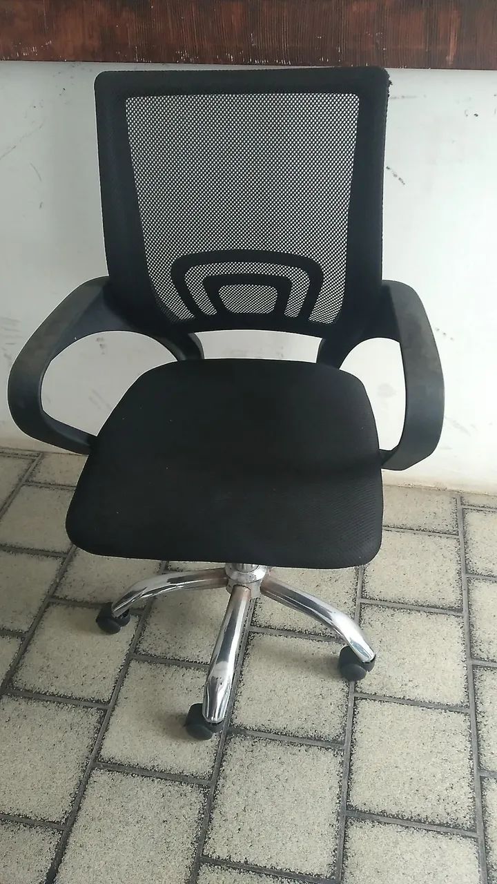Cadeira para computador. 