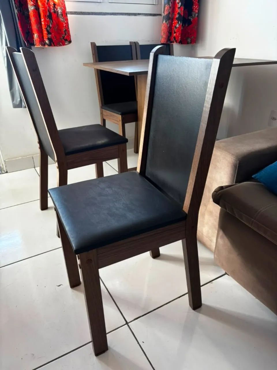 Mesa com 4 cadeiras  - Foto 5
