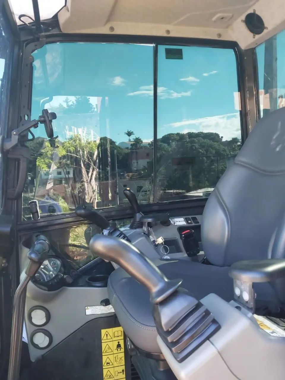 Bobcat E26 cabinada mini escavadeira  - Foto 5