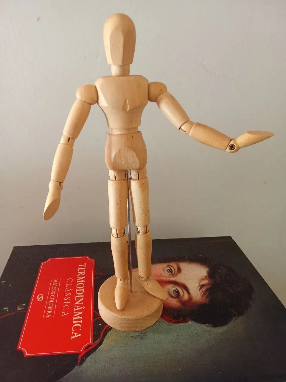 Boneco de madeira articulado - Foto 2