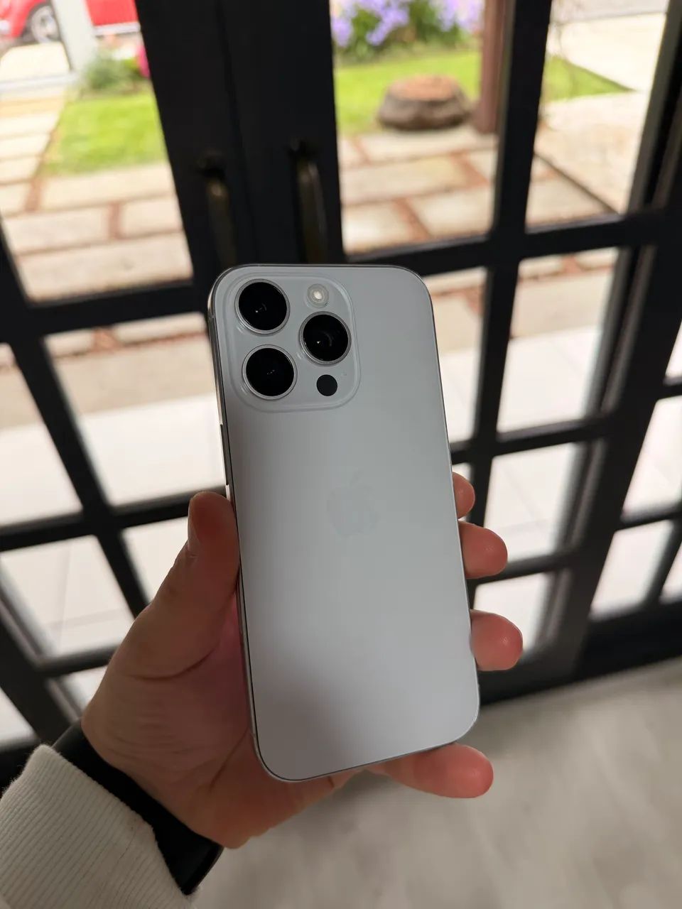 iPhone 16 pro 256 - Foto 2