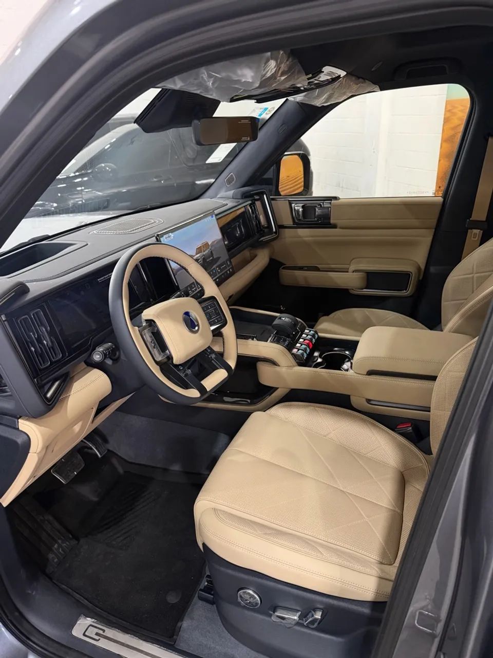 Denza B5 4WD, foto 17 de 20