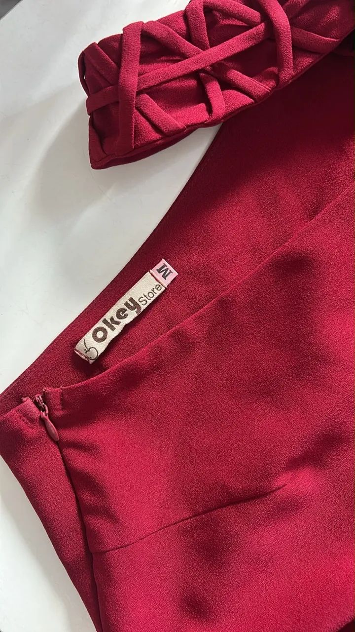 Este é um vestido vinho de um ombro só M - Foto 3
