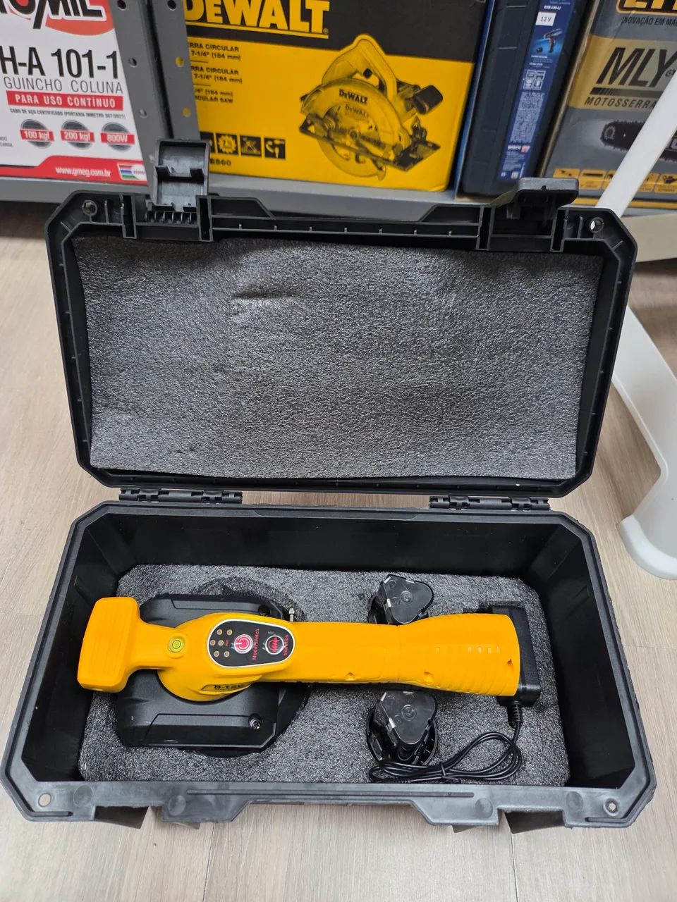 Assentador de Pisos Novo com 2 baterias - Foto 2