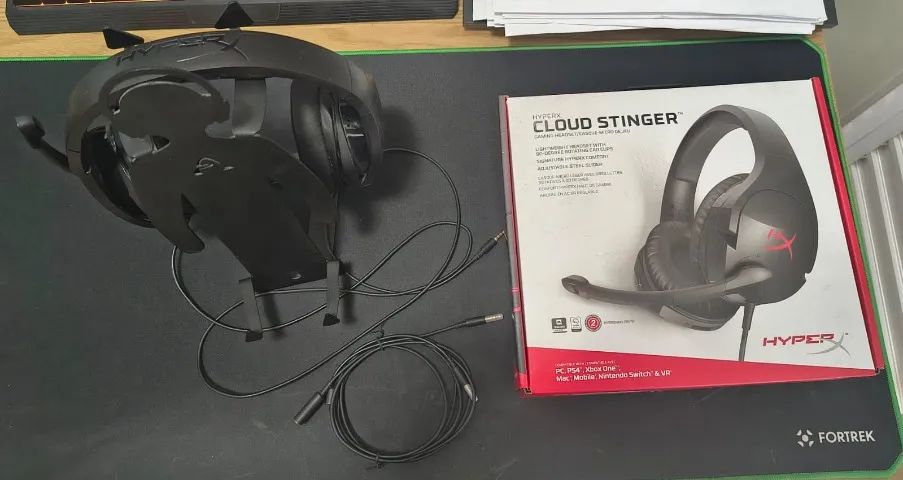 HyperX Cloud Stinger Headset + Stand416602556591646721