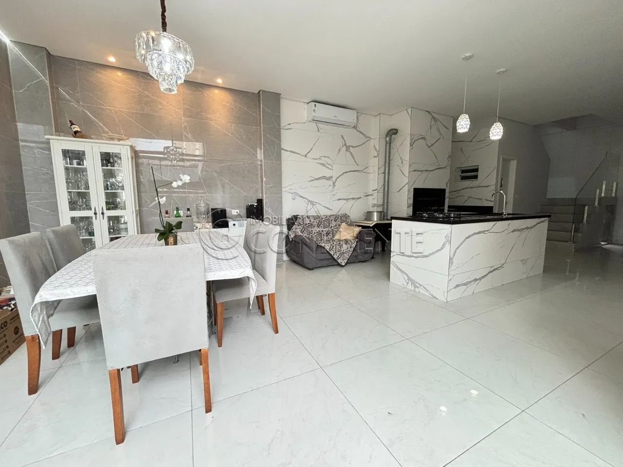 CASA À VENDA NO ABRAÃO - CASA COMERCIAL E RESIDENCIAL - FLORIANÓPOLIS