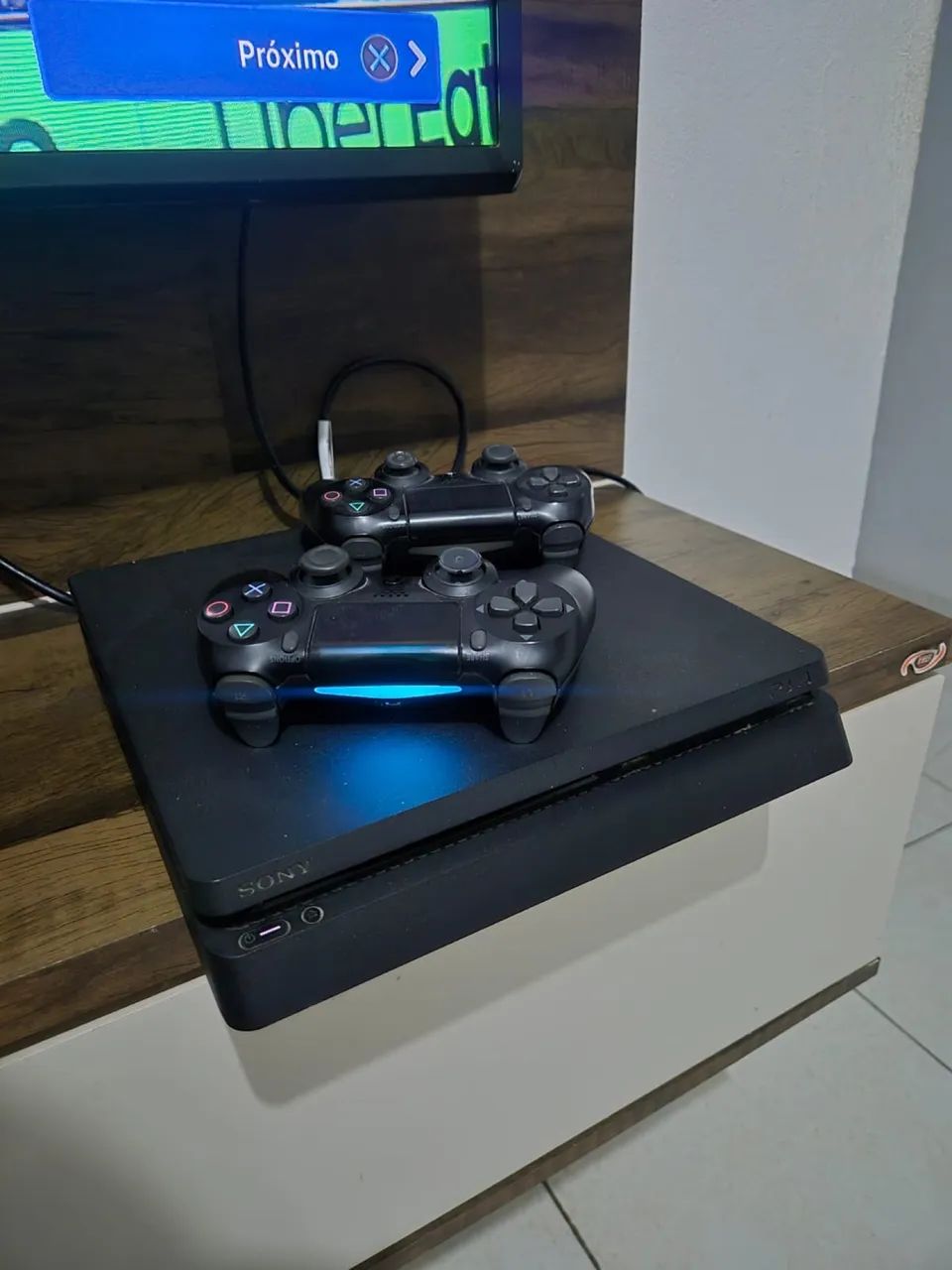 Ps4 slim em ótimas condições 