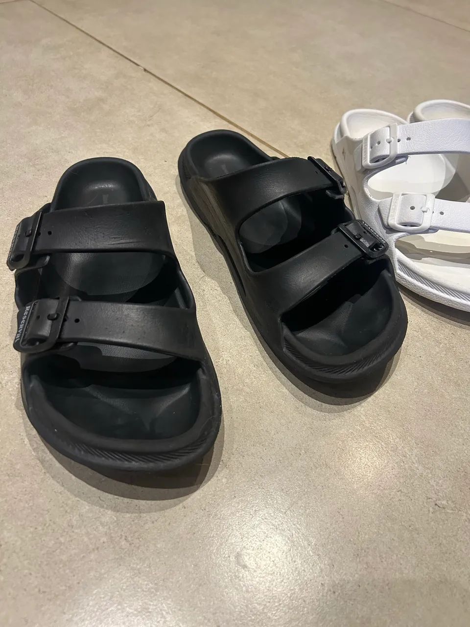 2 Sandalhas Reserva Tamanho 43/44 - Foto 2