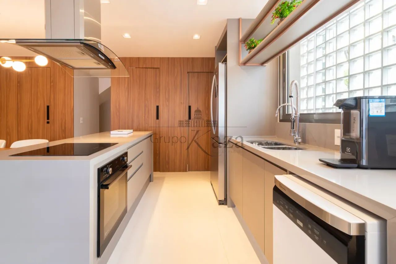 Cobertura Tríplex - Itaim Bibi - 2 Dormitórios - 250m². - Foto 3