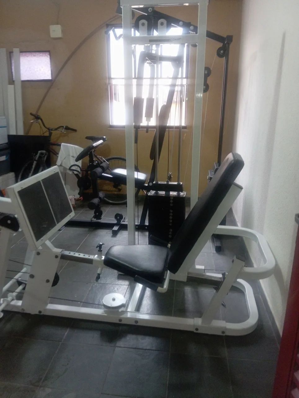 Legue pressa e estação musculação  - Foto 5