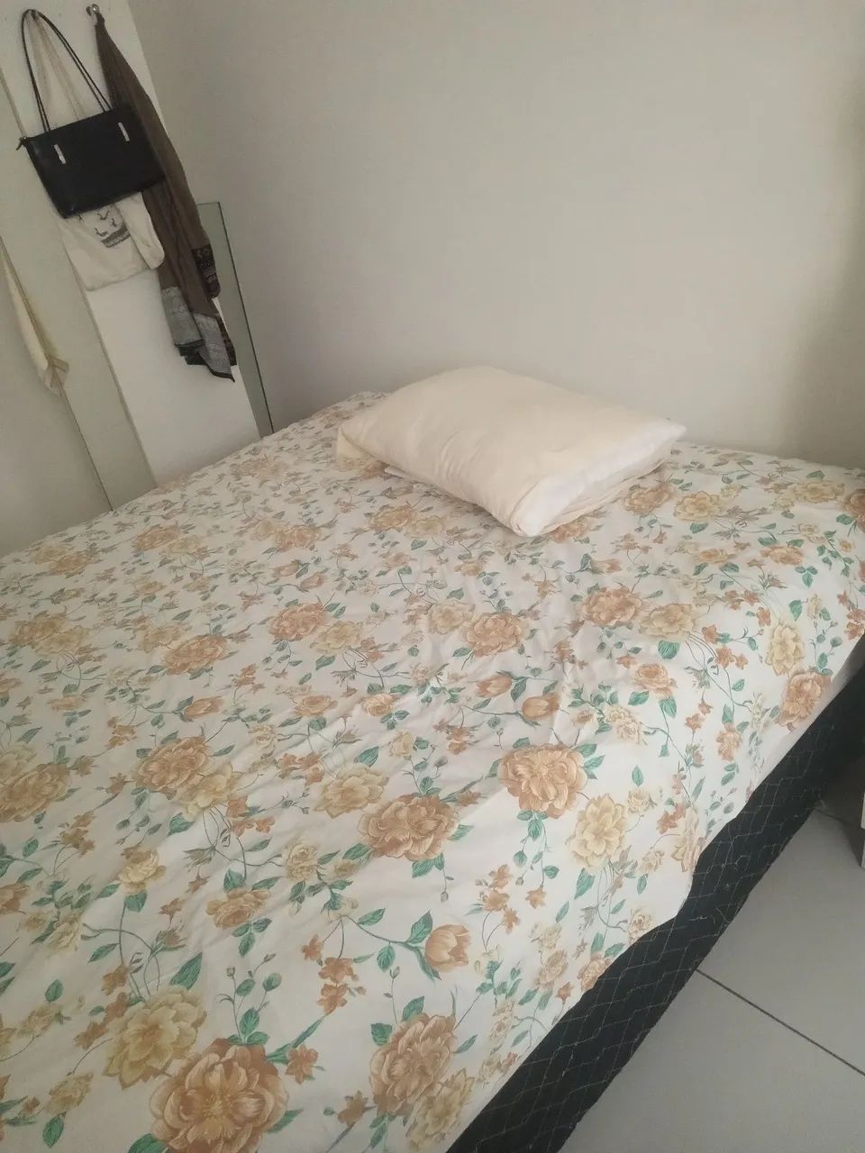 Cama queen 