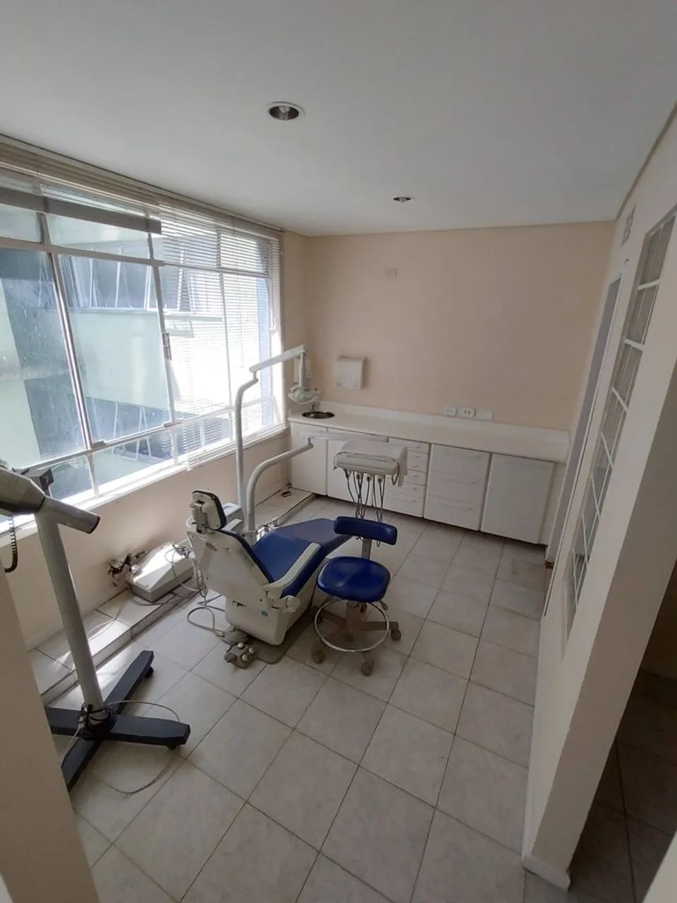Sala Comercial na Rua Jose Loureiro e Praça Carlos Gomes - Foto 2