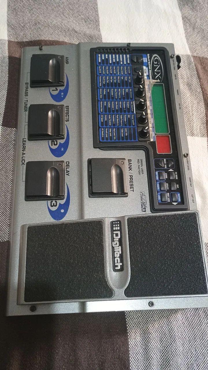 Vendo pedaleira Digitech GNX1 zerada  - Foto 4