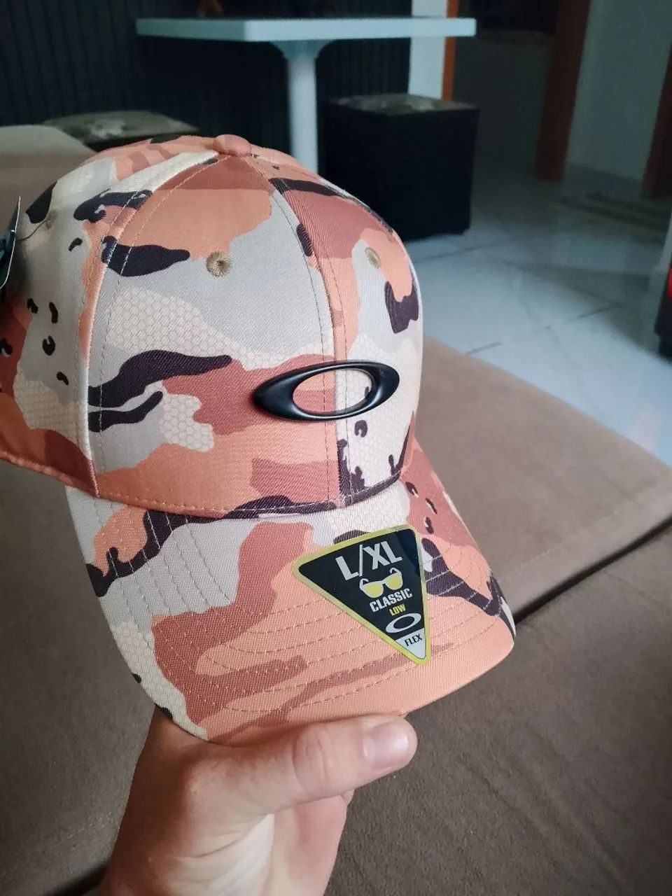 Boné Oakley novo