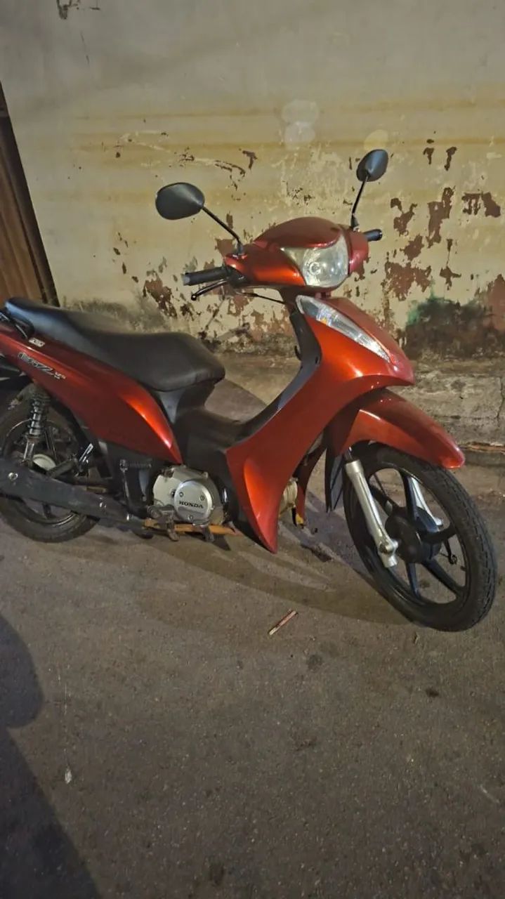 Moto bem conservada , documentos em dias sem sinistro algum - Foto 2