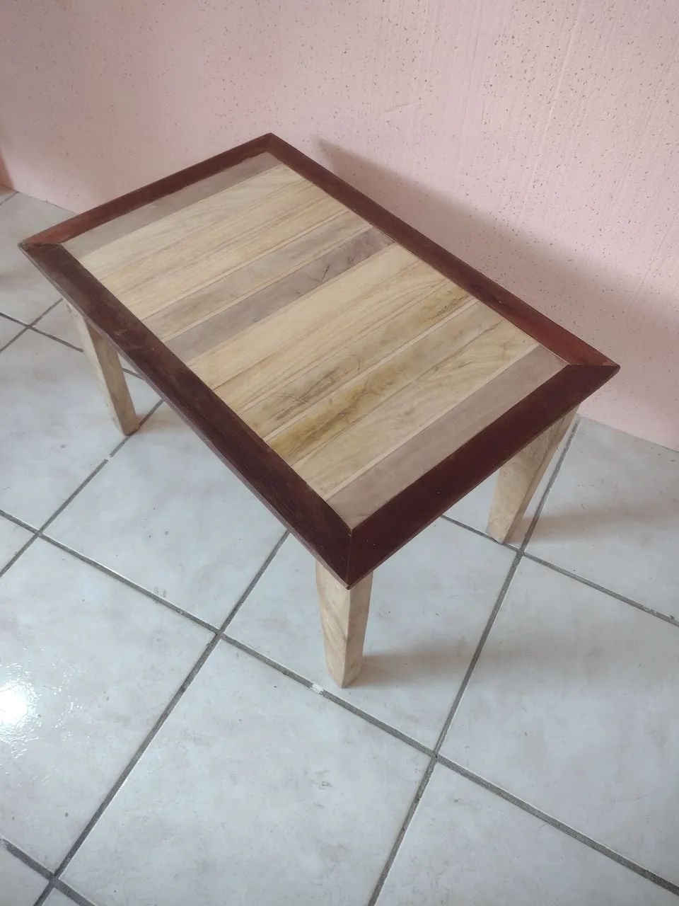 MESINHA DE CENTRO RIPADA