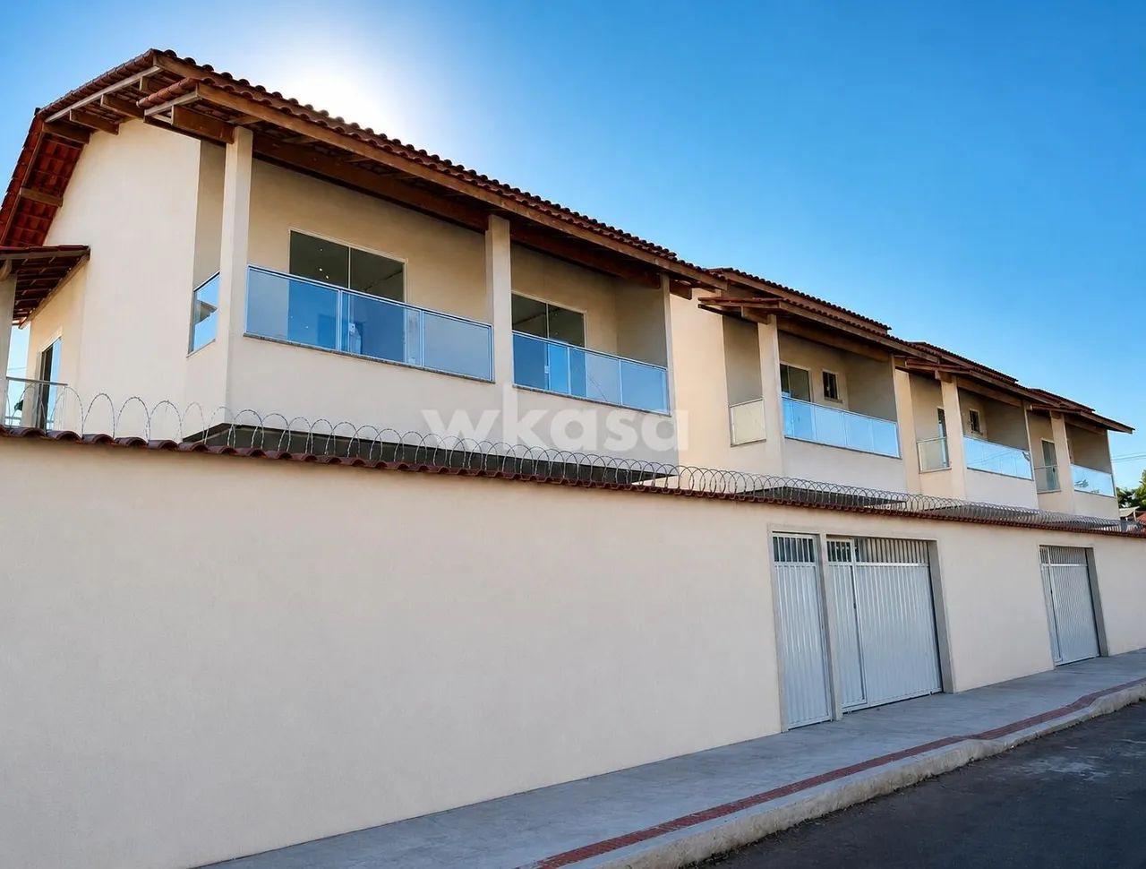 Casa Duplex em Estância Monazítica - Serra