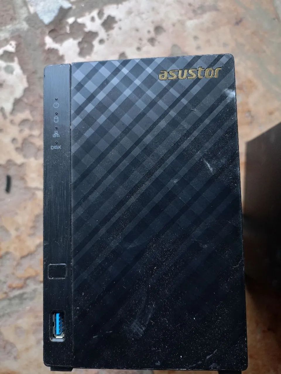Asustot 454806617824972800
