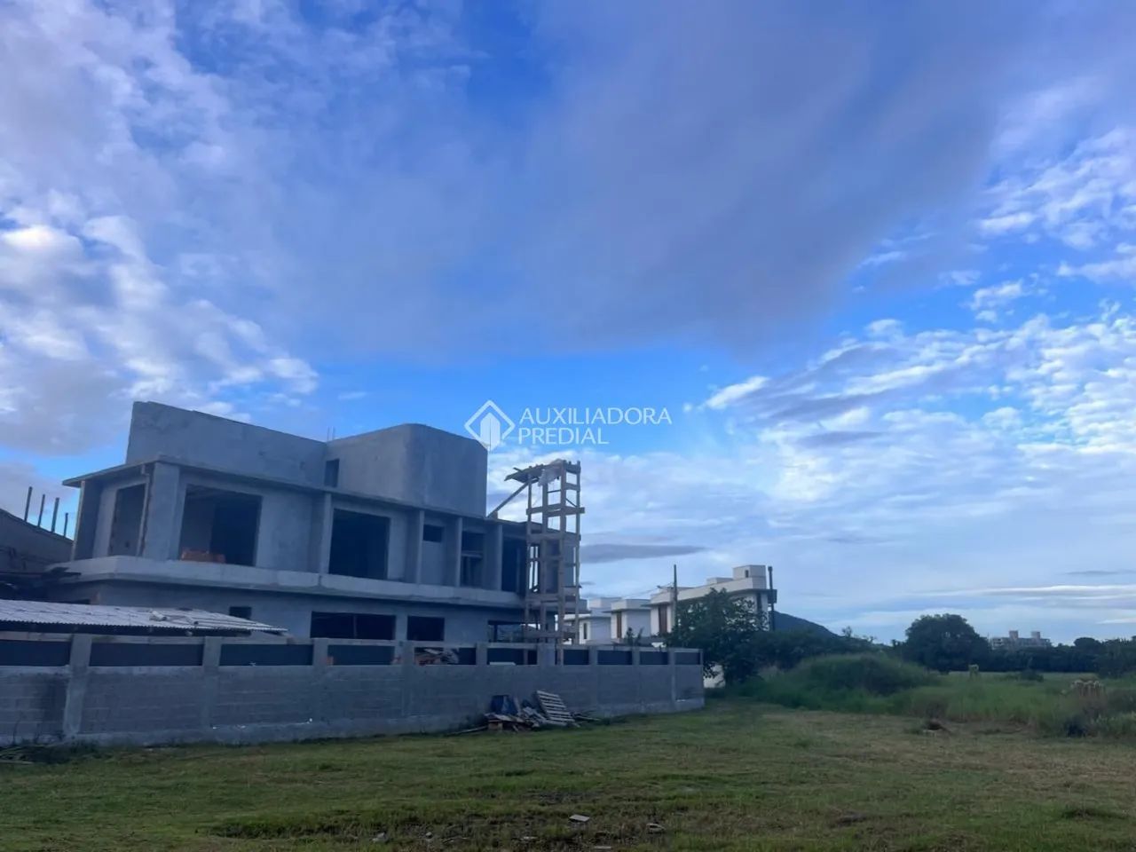 CASA 4 dormitórios - 7 min Campeche - Foto 5