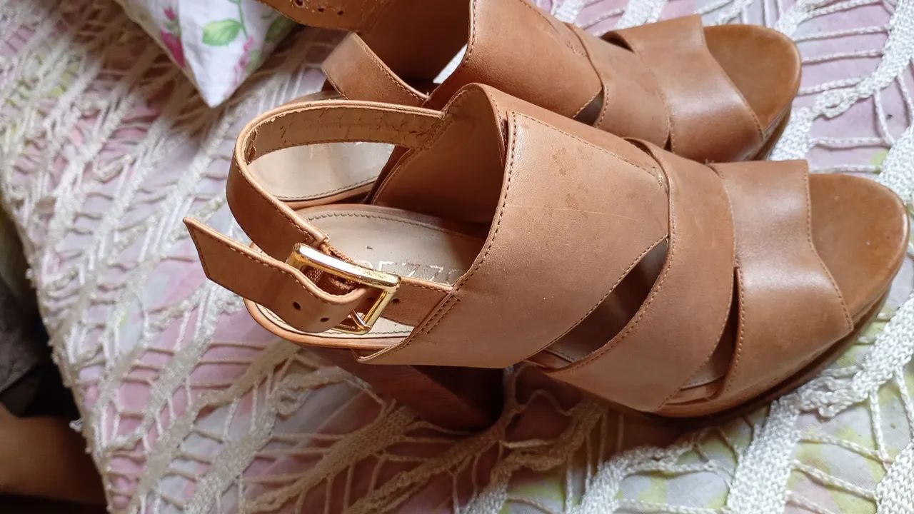 sandália linda marron - Foto 3