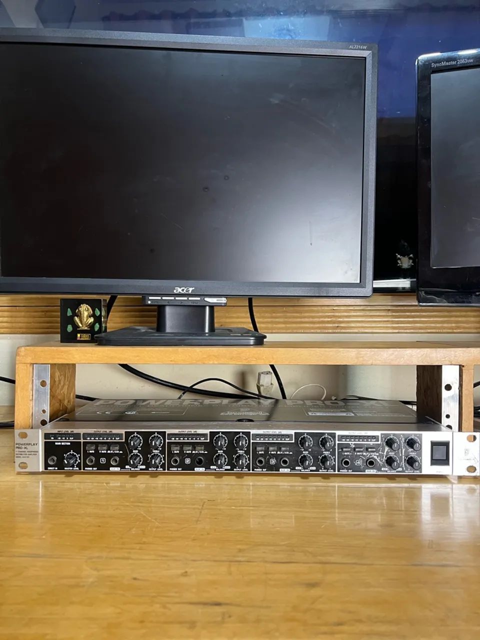 Behringer power play