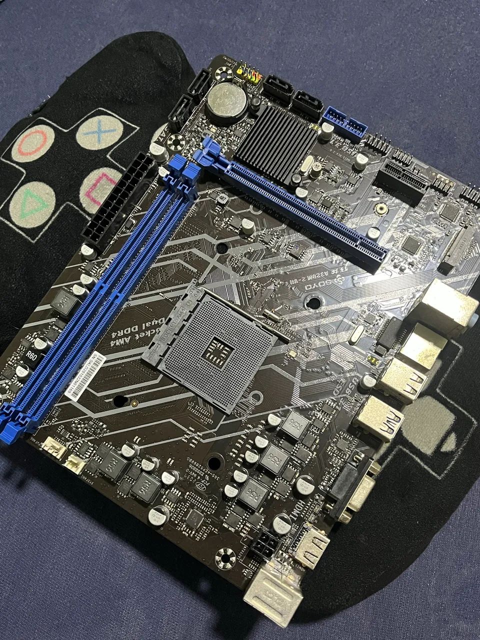 placa mãe soyo a320m em ótimo estado - Foto 2