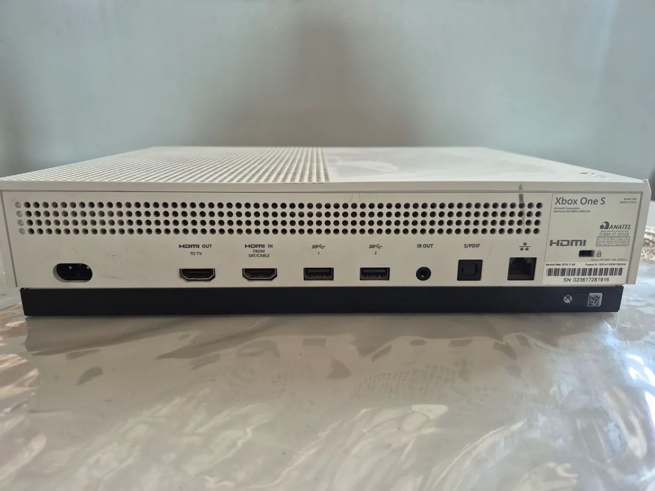 Vídeo Game Xbox One S, com uma manete e 2 jogos.  - Foto 5