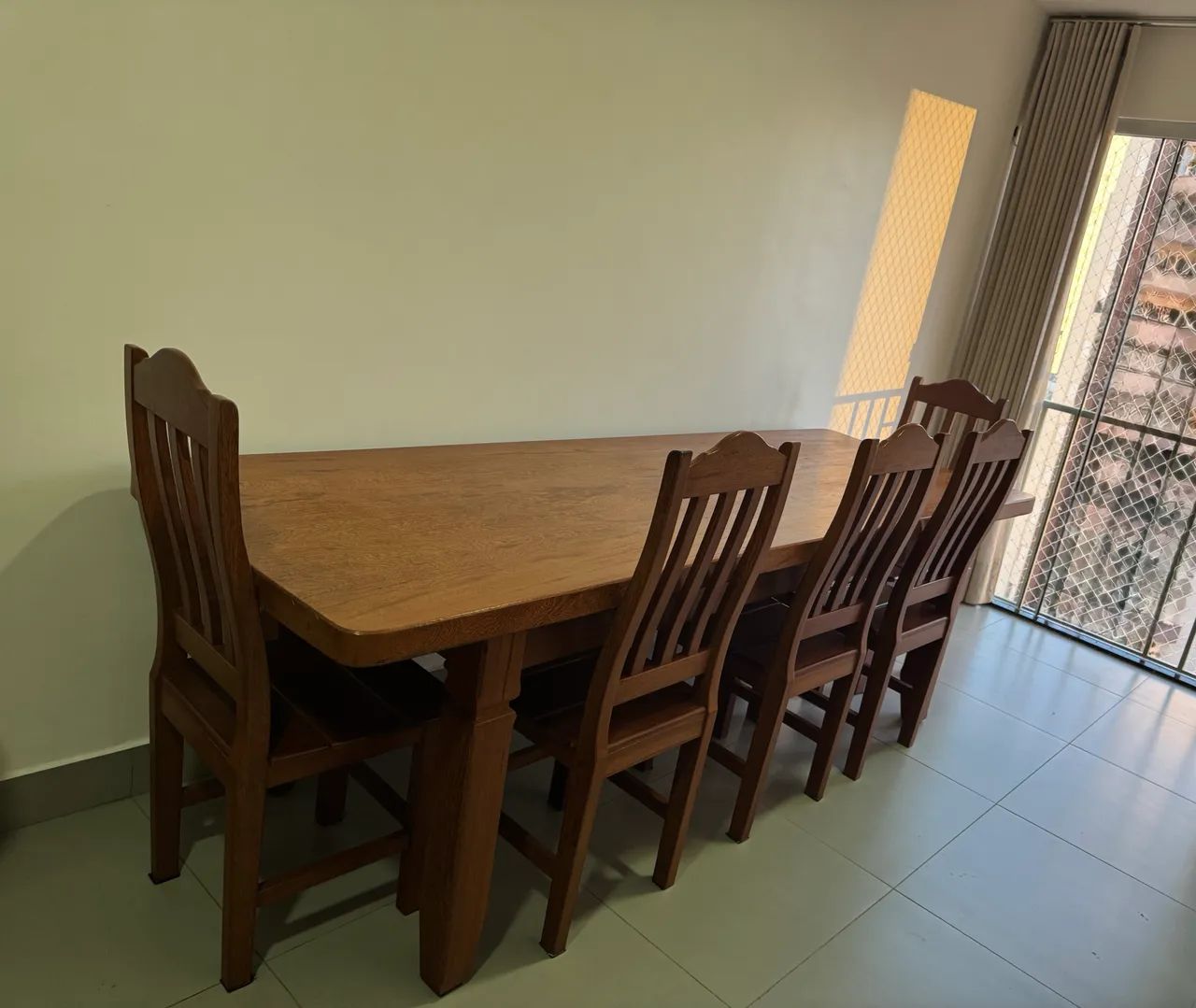 Mesa de jantar 8 lugares madeir