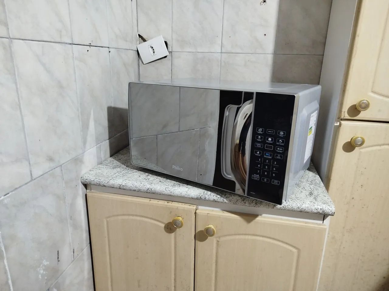 Microondas Philco Espelhado 28L 127v IMPECÁVEL, com pouco tempo de uso, sem observações. - Foto 6