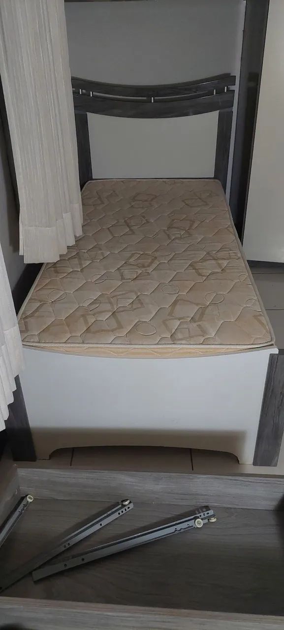 Cama de solteiro 