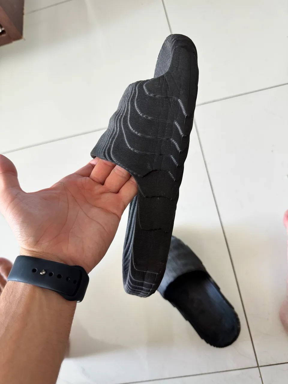 Chinelo Adidas Adilette 22 Carbon - Foto 3