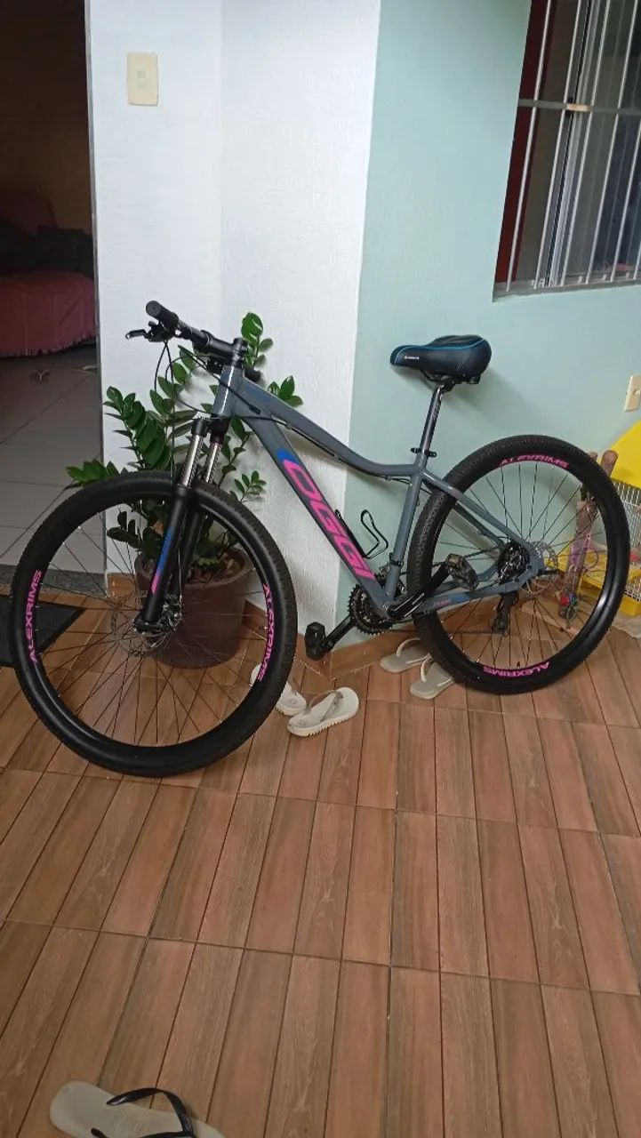 Bicicleta aro 29 Oggi semi nova 