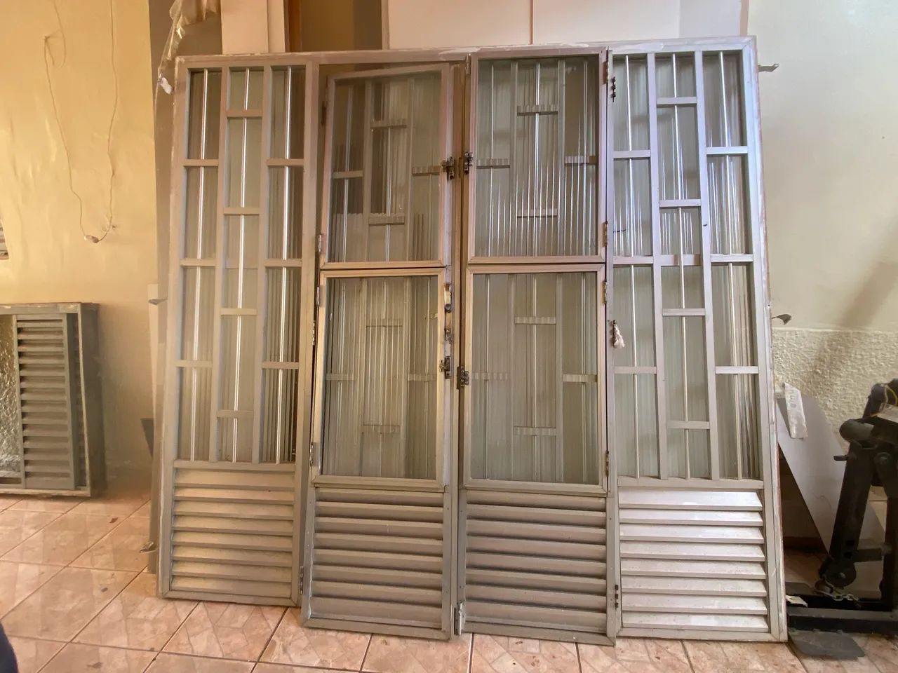 porta de alumínio com vidro  - Foto 3
