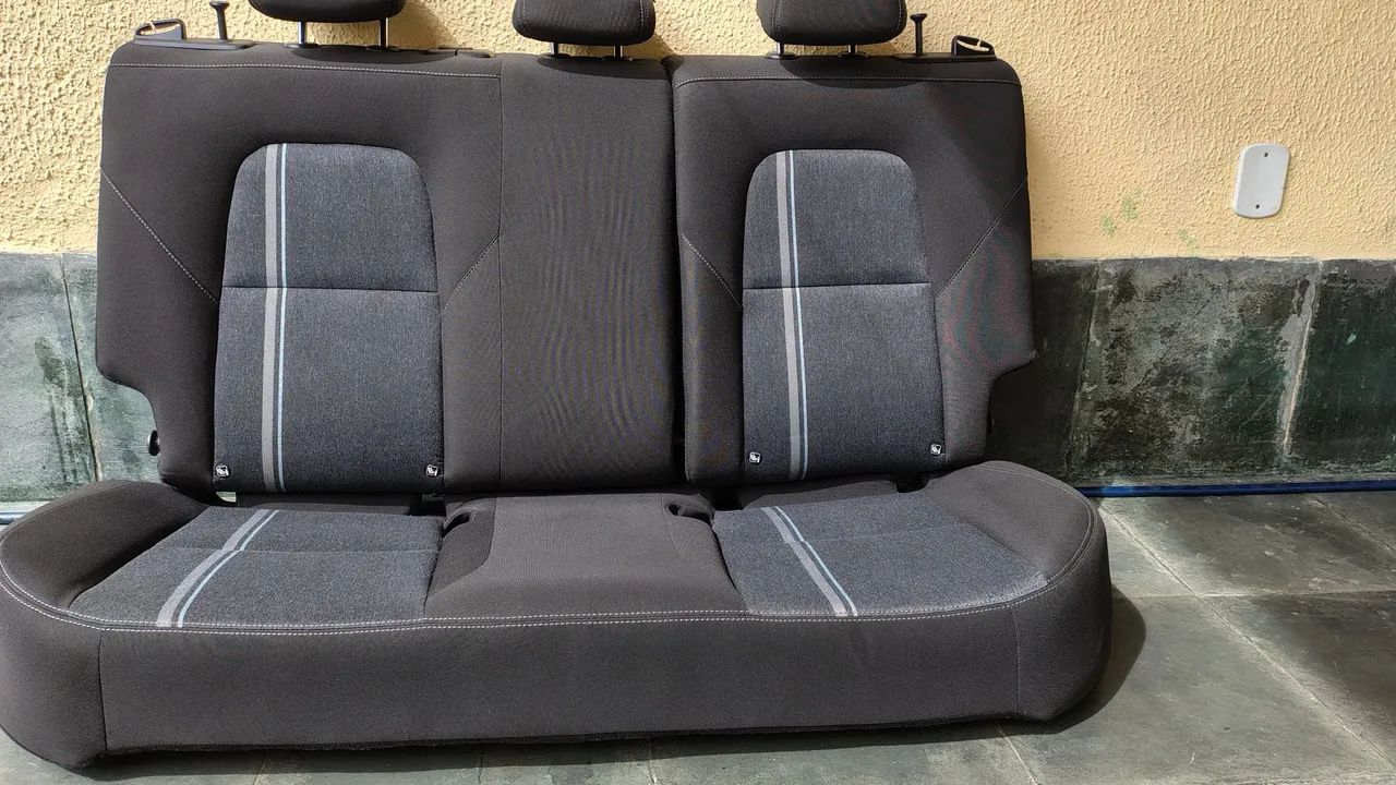 Bancos traseiro da Tracker  - Foto 2