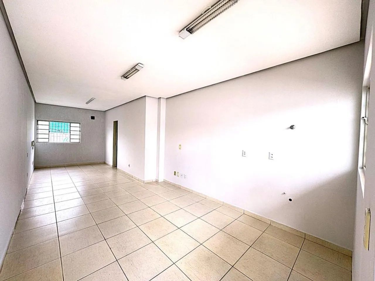 Aluga-se Sala no Setor Campinas, Av. Alberto Miguel com 25,43 m2, Sala 30