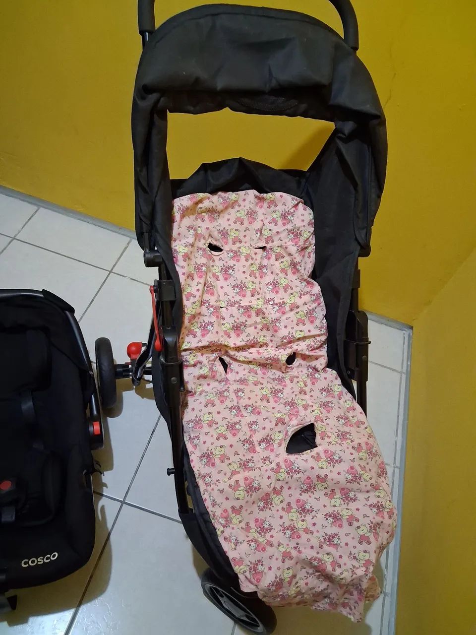 Carrinho, bebê conforto e base - Foto 3