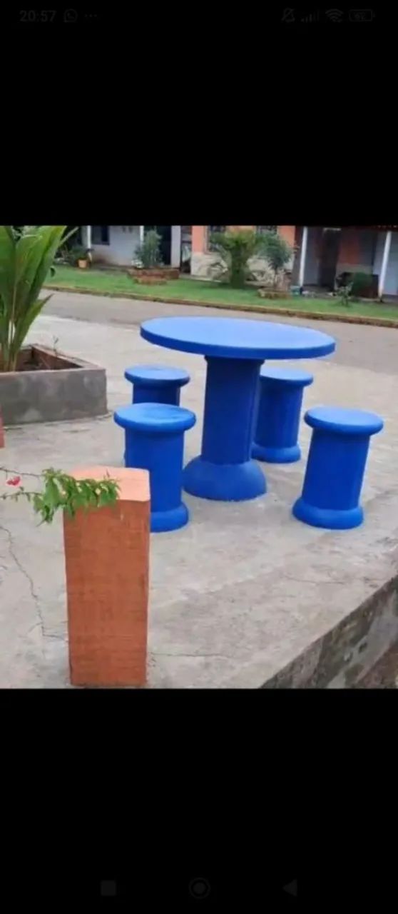 MESA DE CONCRETO COM 4 BANCOS. - Foto 3