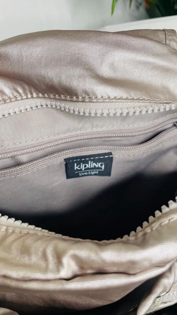 Bolsa kipling original, leve rcomprada no Japão com nf é linda e tem várias divisórias  - Foto 3