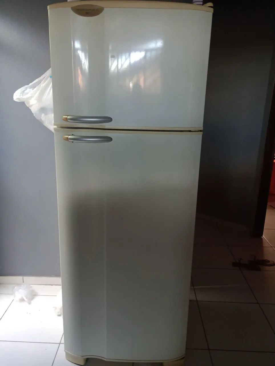 Vende-se Geladeira 