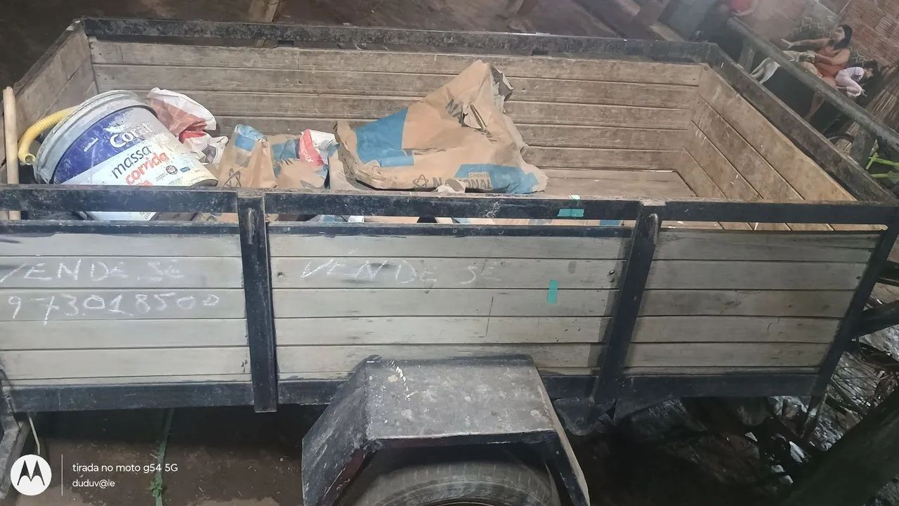 Vende-se carroça com reboque e emplaca...