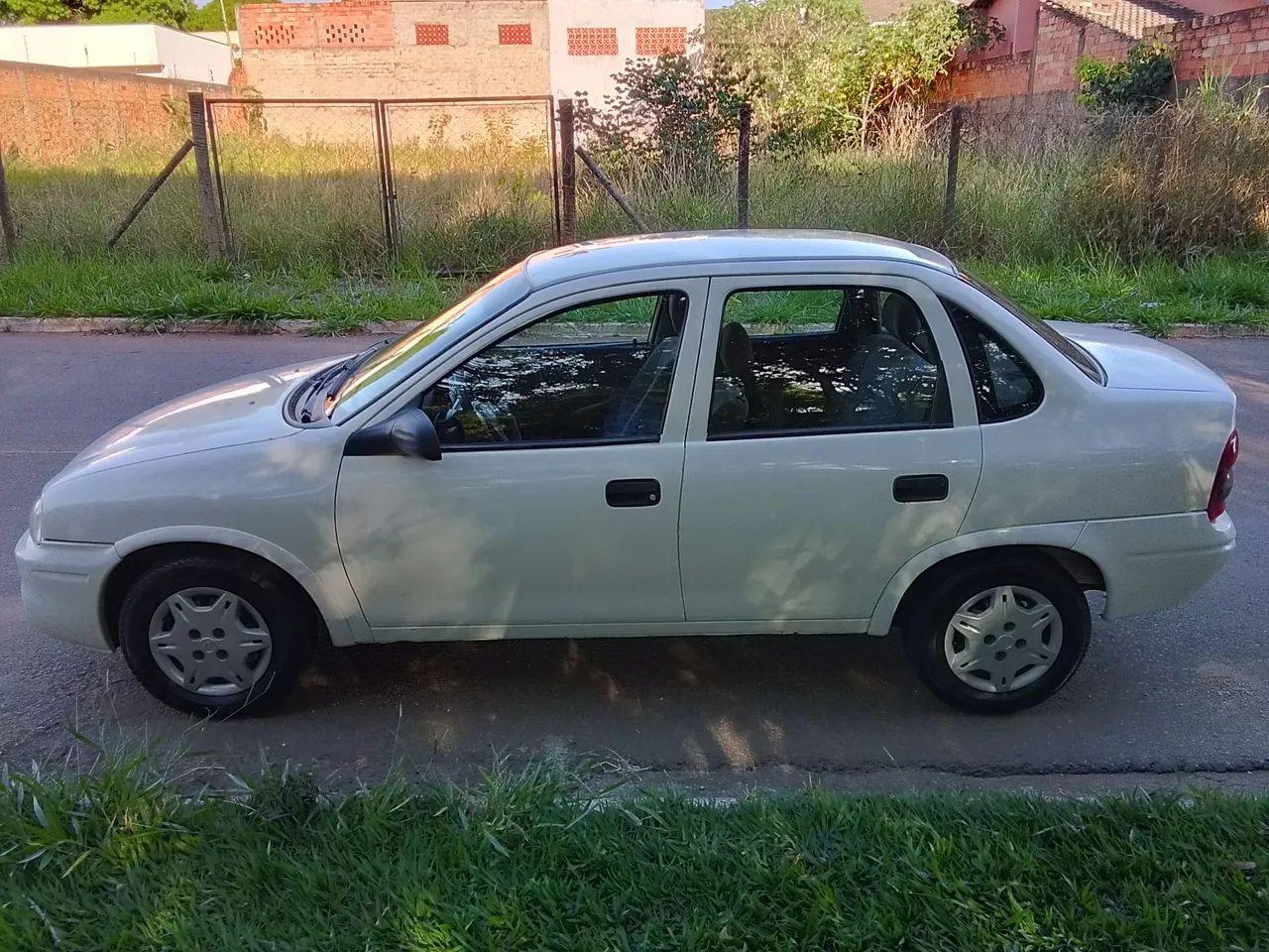 Chevrolet Corsa Corsa Sed Classic Super 1.6 MPFI VHC 8V 2004