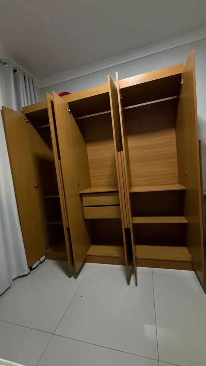 Guarda roupa e sofá 