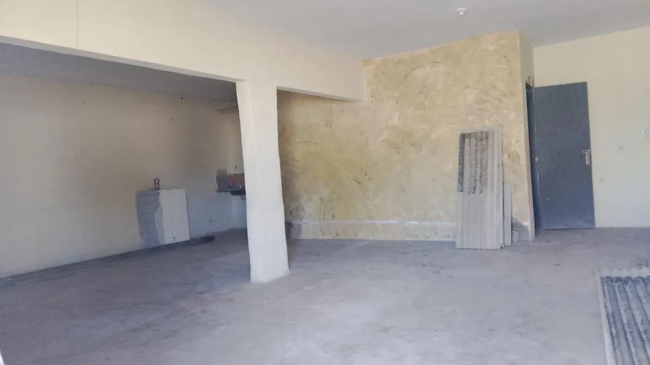 Ponto comercial grande em uma rua principal - Foto 4