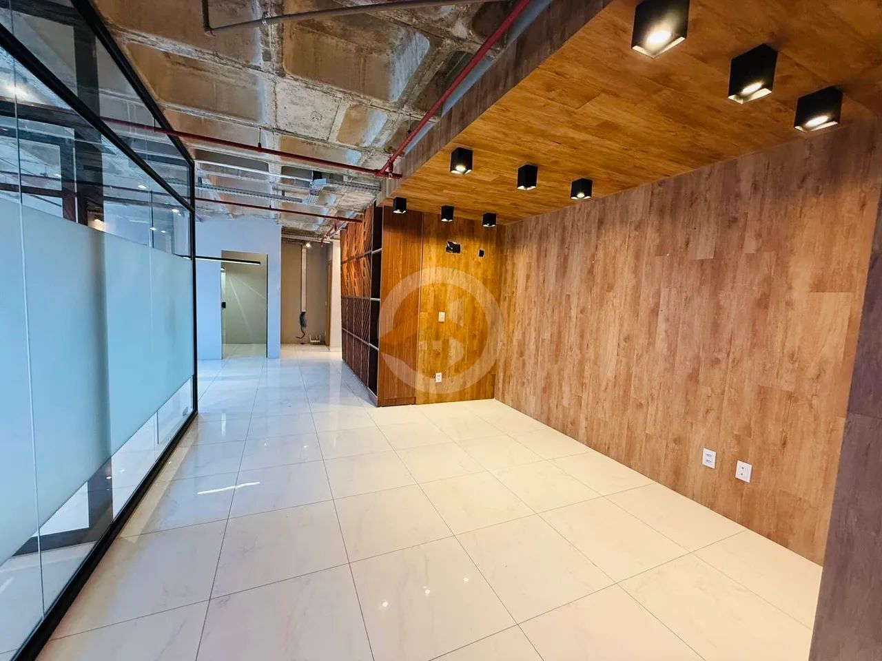 Sala Comercial a Venda, 89M², Setor Bueno, Goiânia-GO