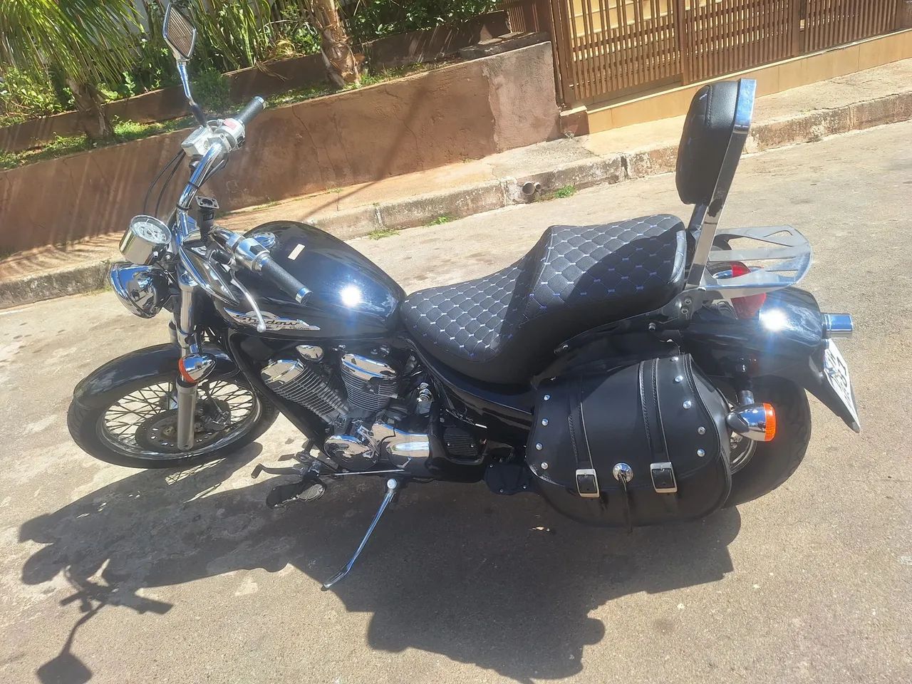 Moto shedow 