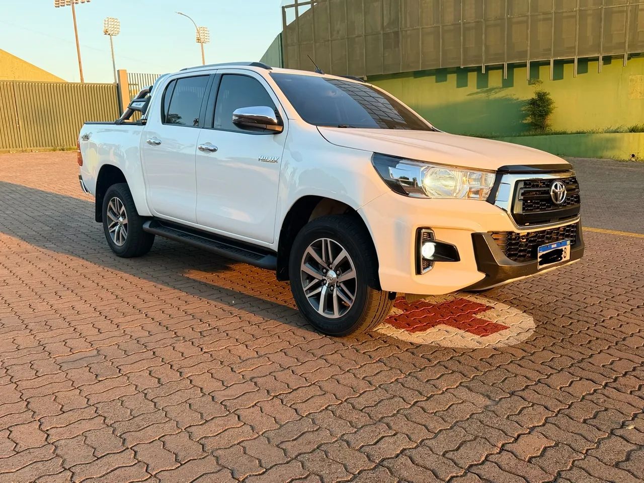 Toyota Hilux CD 4X4 2.8 DIESEL AUT. 2019