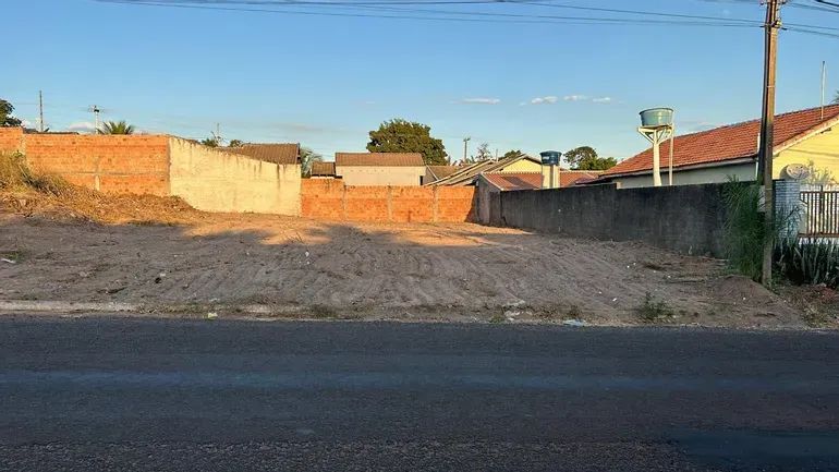 Terreno de 450m2 no Altos São Pedro. 