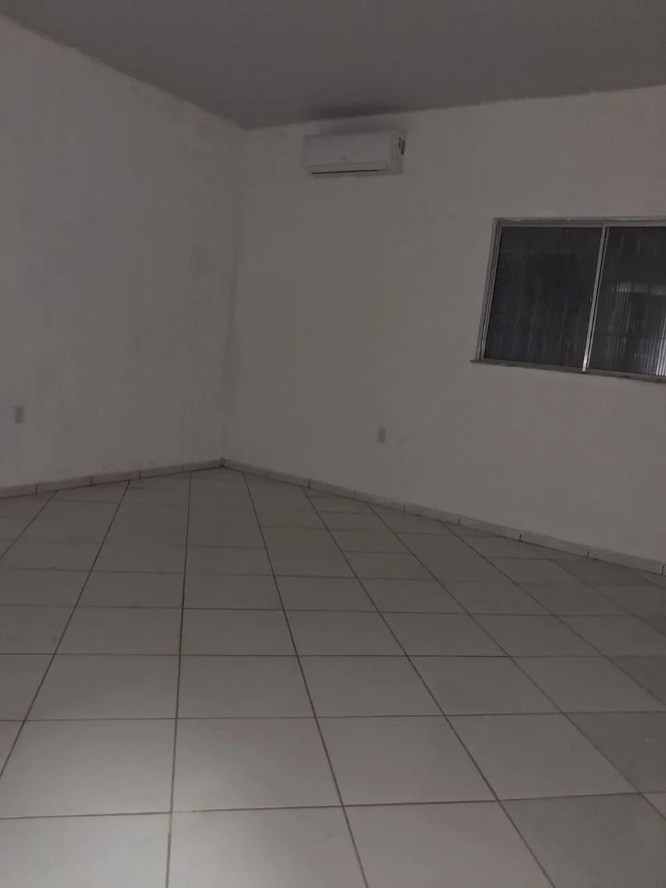 ALUGO SALA COMERCIAL NA CIDADE NOVA