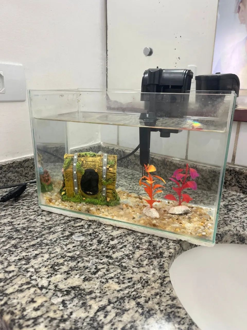 Vendo aquário 9 litros + aparelho de oxigenação e acessórios ! Apenas 180,00.  - Foto 2