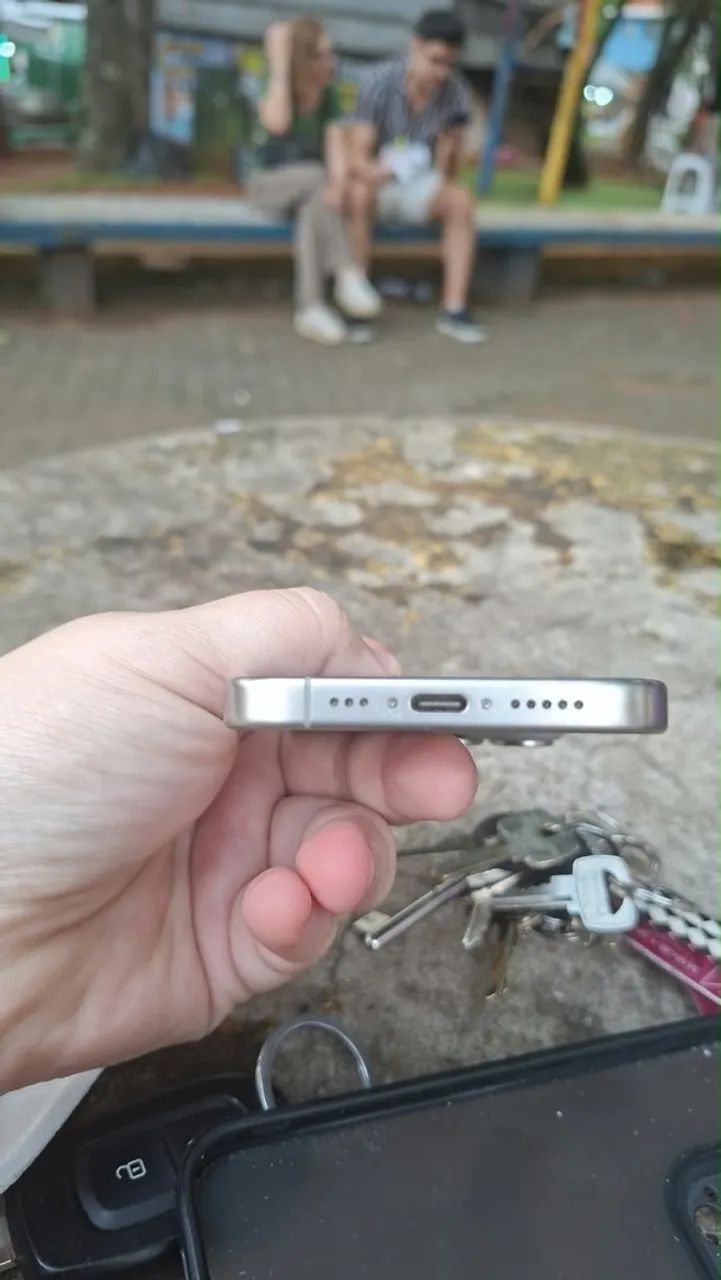 iPhone 15 pro - Foto 4